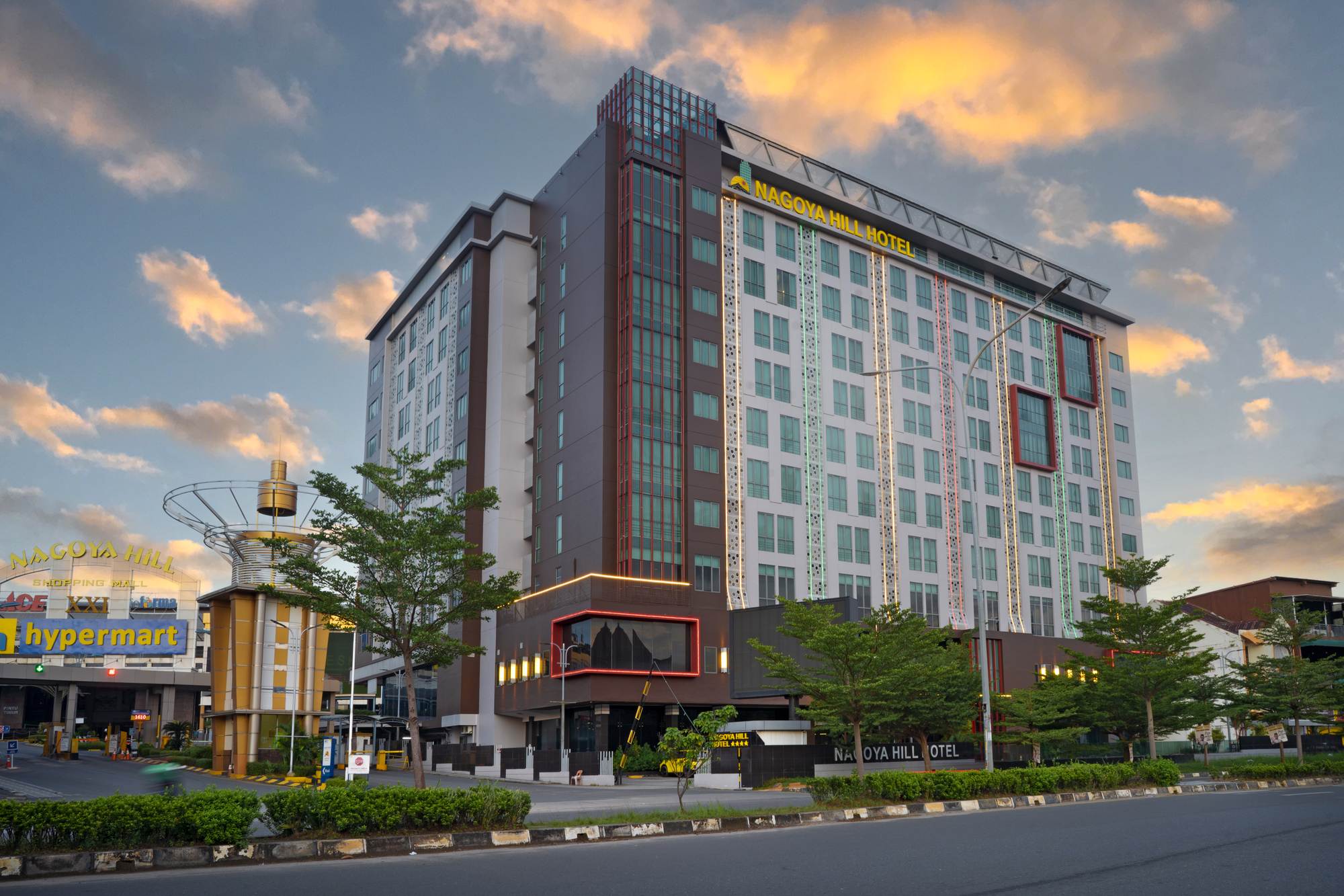 Nagoya Hill Hotel exterior